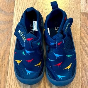 STQ toddler size 8 sandals